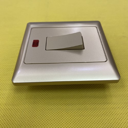 Công tắc 2 cực, 32A 250V, màu vàng